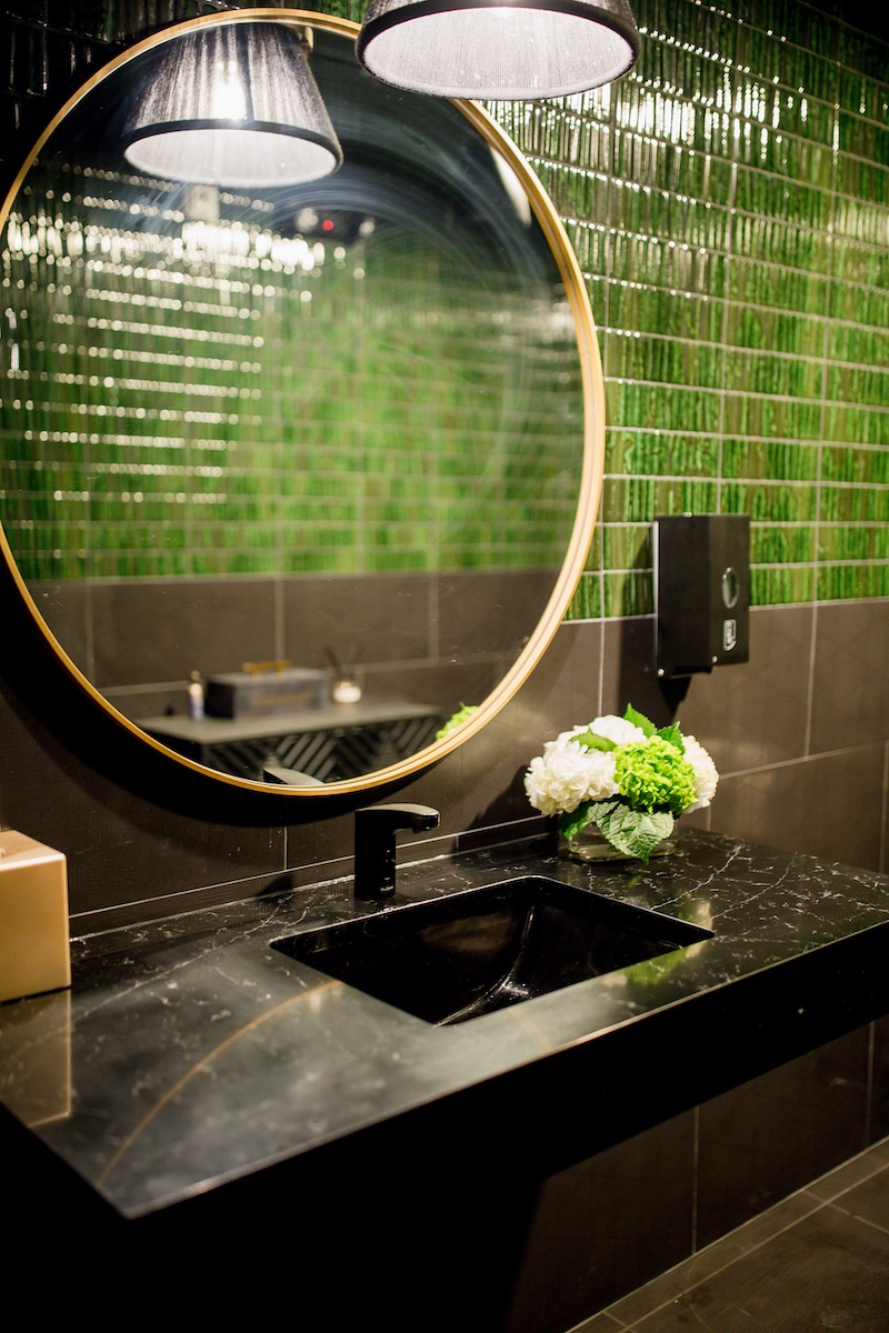 Mazi restroom_8U7A8100
