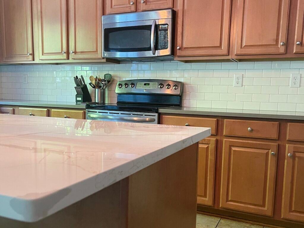 Calacatta Gold Quartz & Concrete Quartz Countertop~mv21