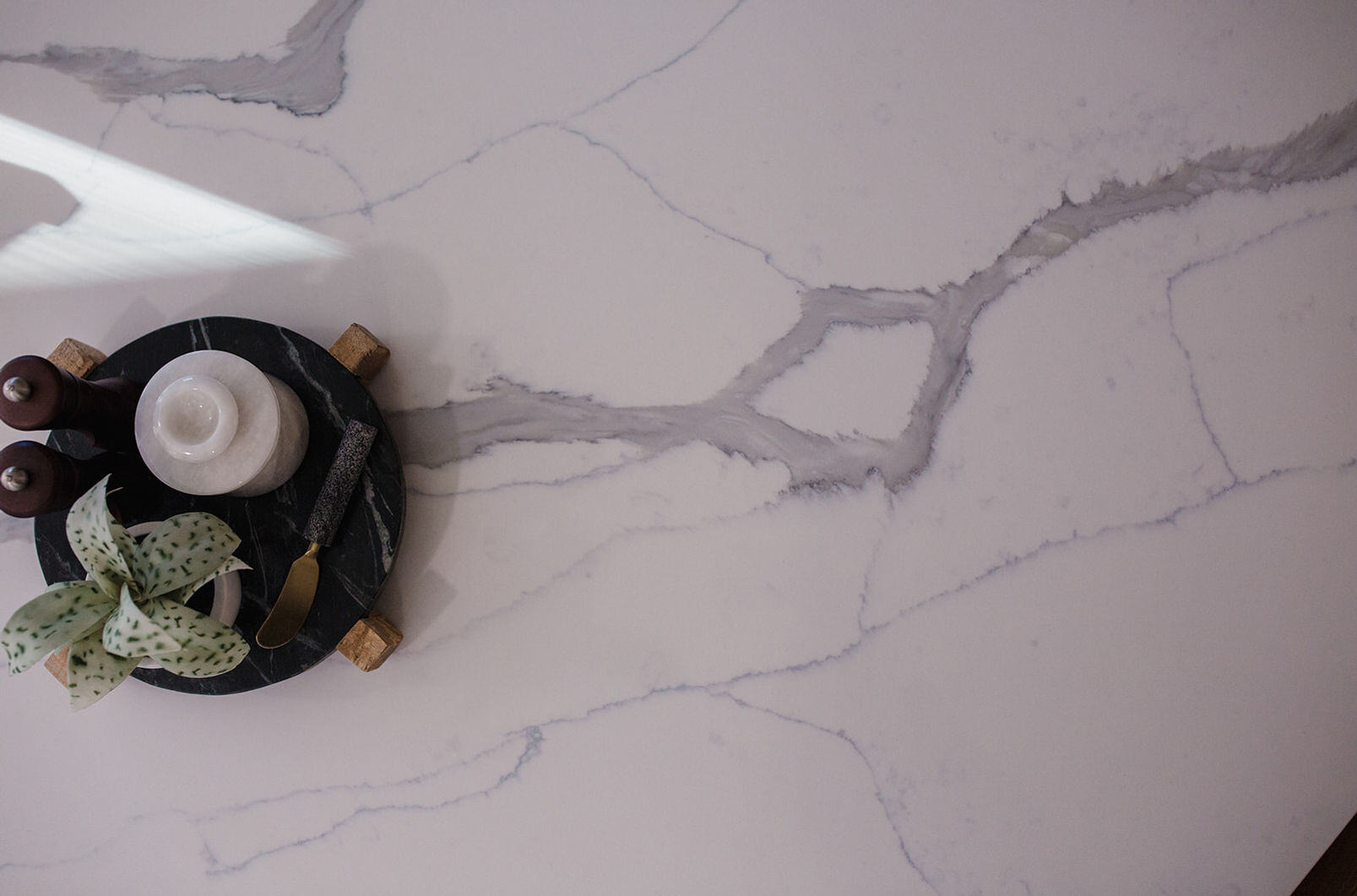 Circo White Marble Countertops & Tile